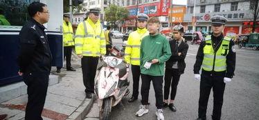 交警抓鬼火视频,守护平安,点亮文明交通之光